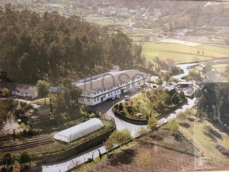 Armazém Industrial com Logradouro · Marco de Canaveses