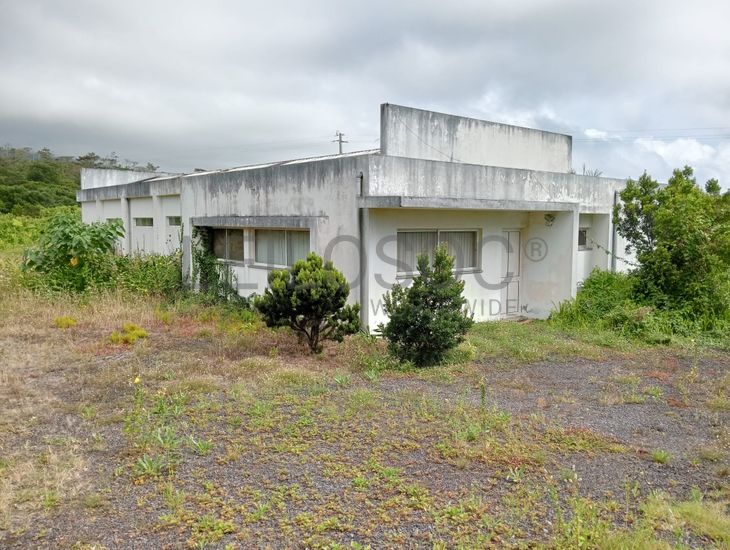 Armazém Industrial + Terrenos · Horta, Ilha do Faial - Açores