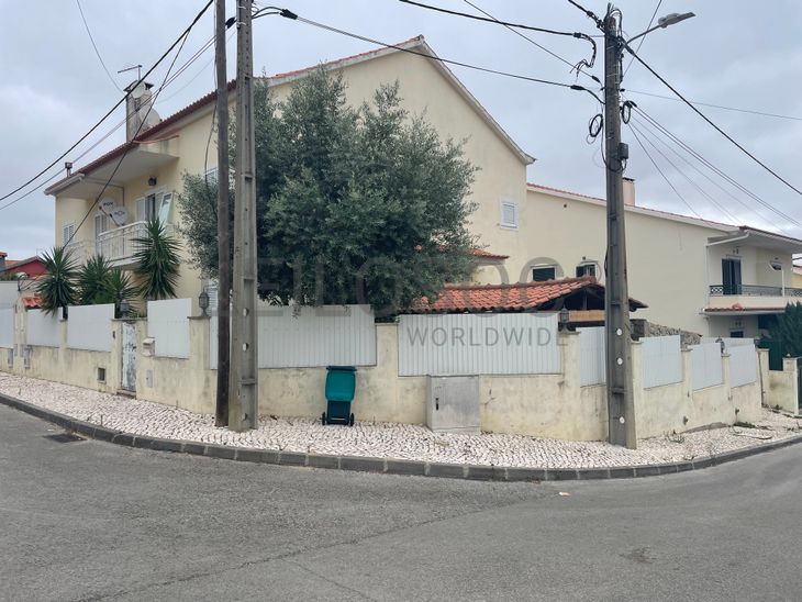 Moradia V4 com logradouro · Quinta do Conde, Sesimbra