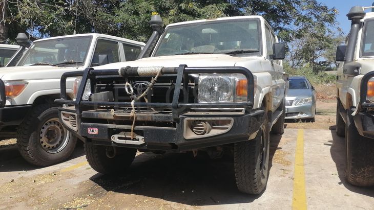 Toyota Land Cruiser79DCHZJ79R-3.18m