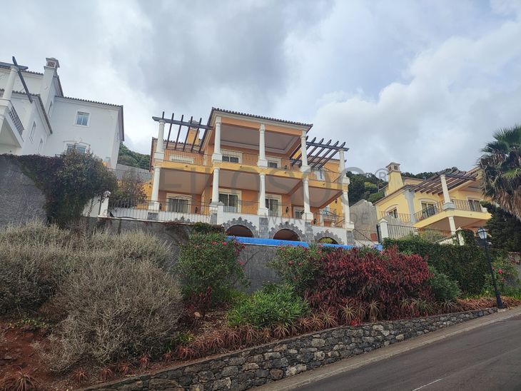 Proporção de 1/2 de Moradia V4 de Luxo com Piscina · Palheiro Village, Funchal