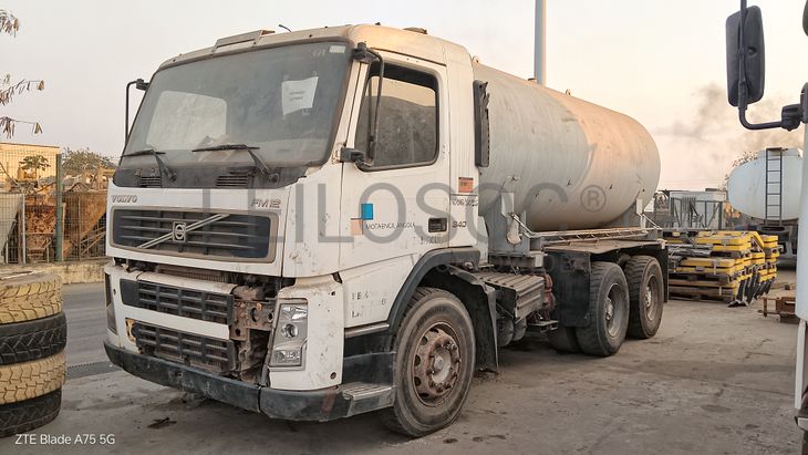 Auto-Tanques de Água 18 M3  VOLVO FM 12 6*4