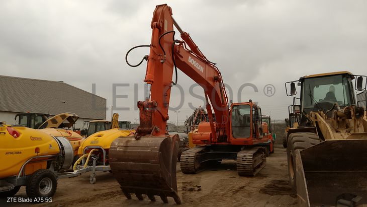 Escavadora de Rastos 35 T DOSAN S-340 LC-V