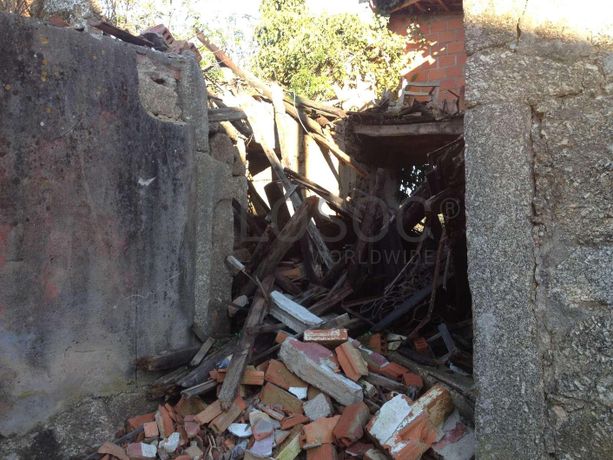 Moradias p/ Recuperação · Santa Comba Dão