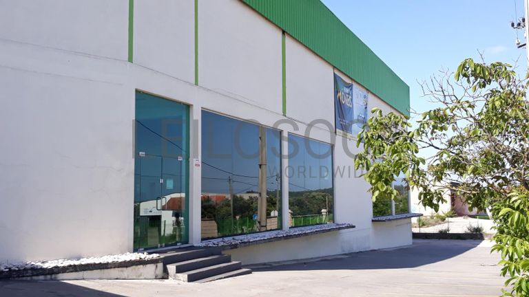 Pavilhão + Lotes para Construção + Terrenos · 1/24 de Terreno · Ourém