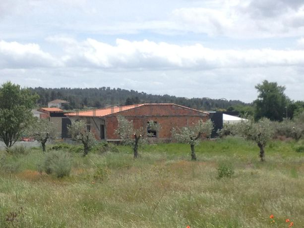 Quinhão Hereditário · Terrenos/Moradia · Valpaços