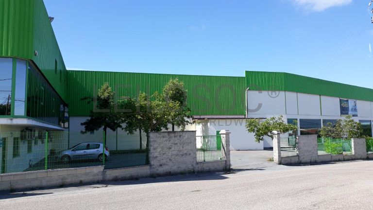 Pavilhão + Lotes para Construção + Terrenos · 1/24 de Terreno · Ourém