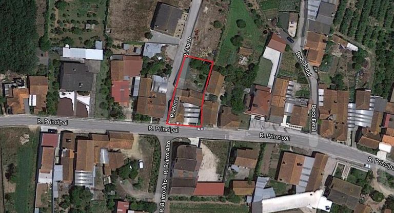 Moradia V3 + Anexos + Logradouro · Anadia