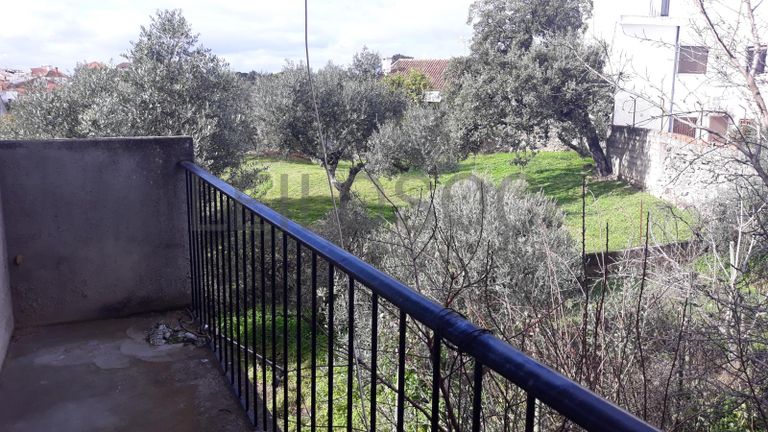 Moradia V3 com Garagem · Castelo Branco