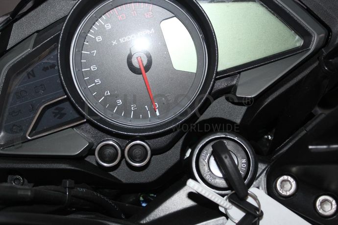 Bajaj Pulsar NS 200 FI ABS 