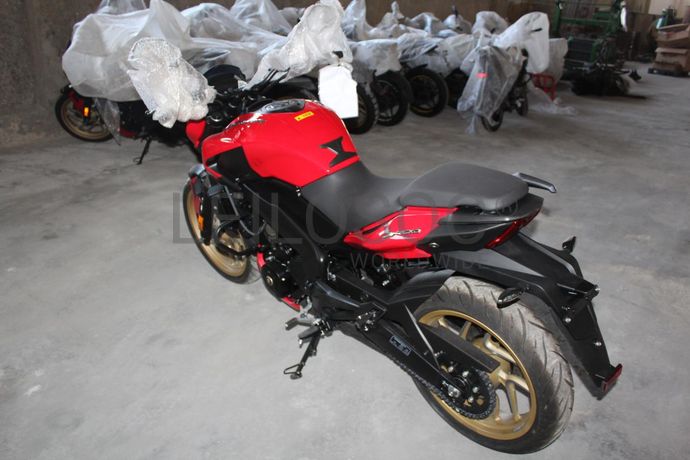 Bajaj Dominar D400 ABS
