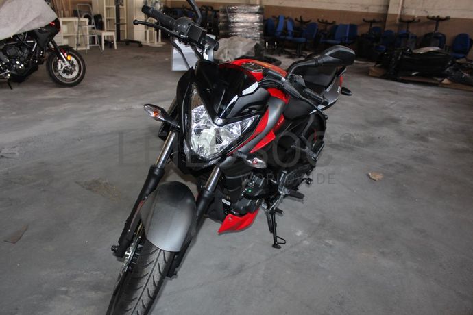 Bajaj Pulsar NS 200 FI ABS