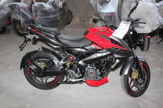 Bajaj Pulsar NS 200 FI ABS