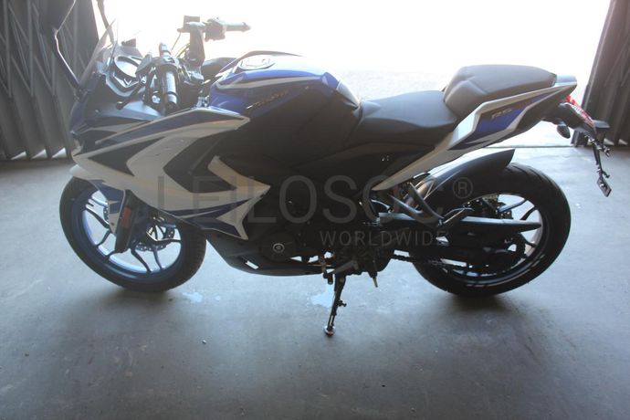 Bajaj Pulsar RS 200 FI ABS