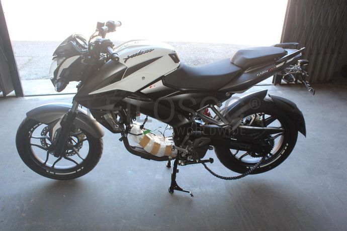 Bajaj Pulsar NS 200 FI ABS