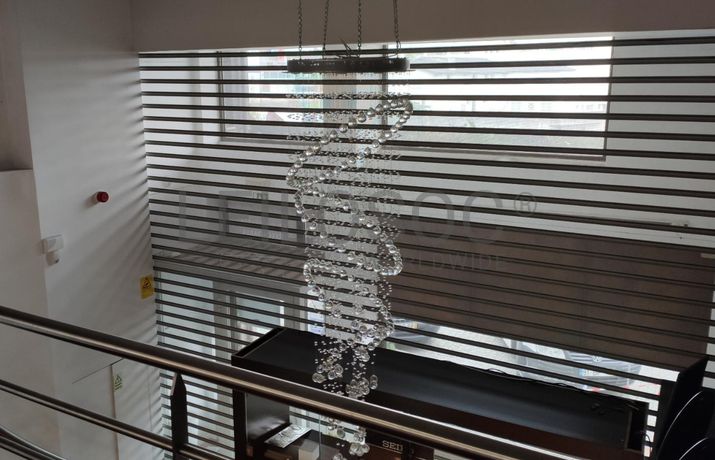 Carpetes + Candelabro + Focos de luz