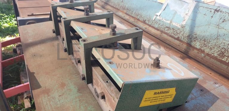 Máquina de trabalhar ferro ·