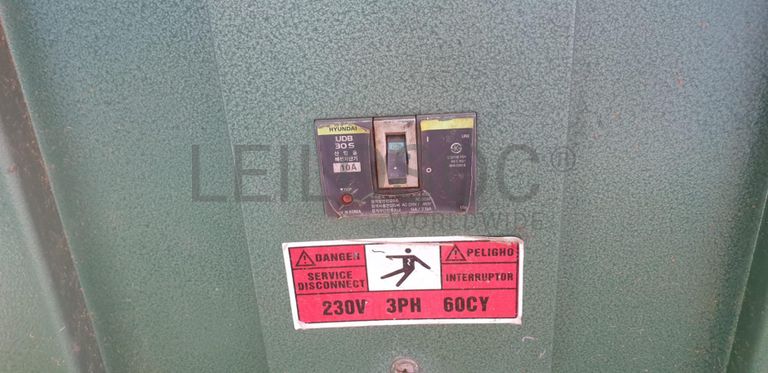 Máquina de trabalhar ferro ·