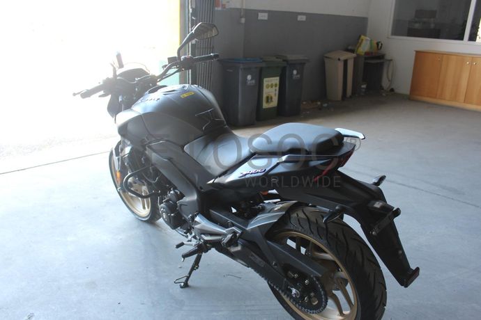 Bajaj Dominar D400 ABS