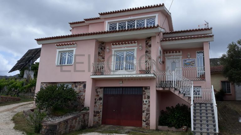 Moradia V3 + Terreno · Vila Velha de Ródão