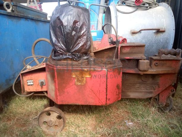 Máquina de cortar ferro ·