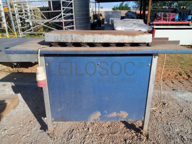 Máquina de trabalhar ferro ·