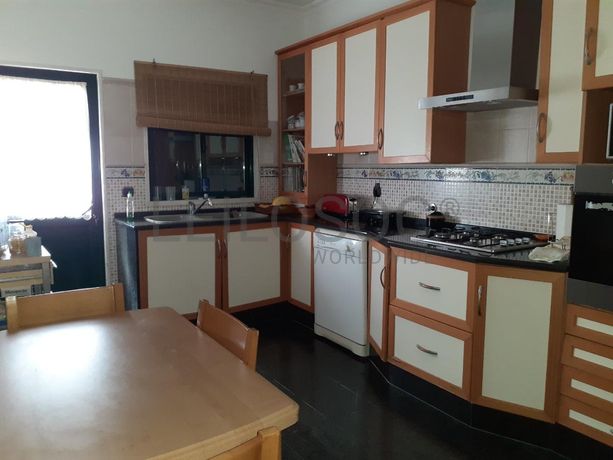 Moradia V3 c/ Logradouro · Vila Viçosa