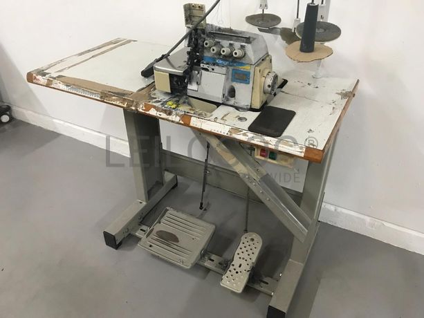 Máquina de Corte e Cose