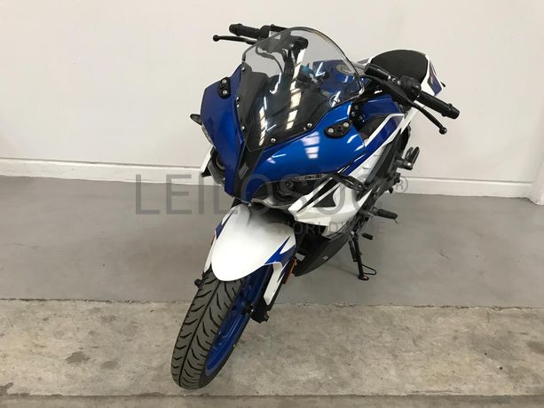 Bajaj Pulsar RS200