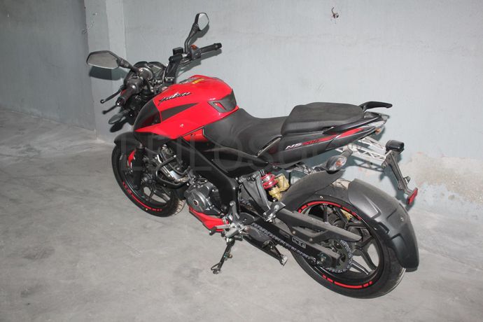 Bajaj Pulsar NS 200 FI ABS