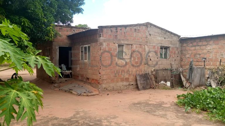 Casa T2 em terreno de 4200m2