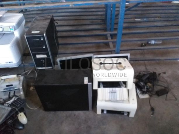 Armazém · Equipamento Diverso · Santo Tirso