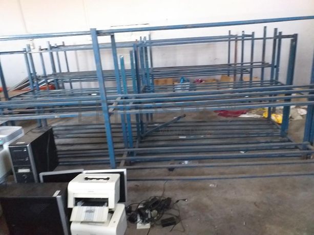 Armazém · Equipamento Diverso · Santo Tirso