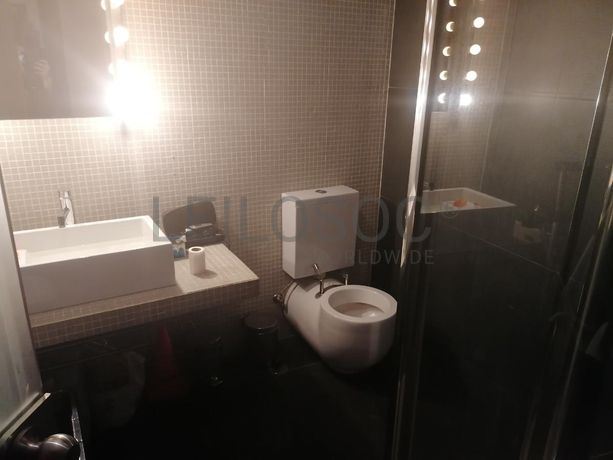 Moradia V3 com Piscina inserida na Quinta da Moura · Oeiras