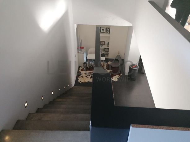 Moradia V3 com Piscina inserida na Quinta da Moura · Oeiras