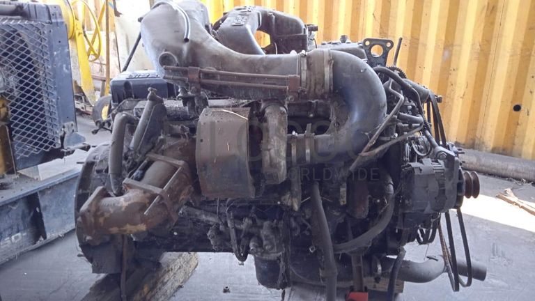 A NISSAN TRUCK DIESEL ENGINE ·