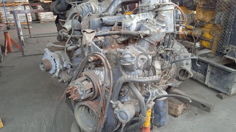 A NISSAN TRUCK DIESEL ENGINE ·