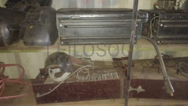 Diversos + Diversos + Diversos + Gerador + Wedinb box + Diversos + Wedding Machine + Diversos + Rolls Jig + Diversos + Contentor de 40P ·