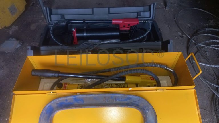 Diversos + Diversos + Diversos + Diversos + Diversos + Diversos + Diversos + Welding Machine + Welding Machine + Welding Machine + Ridgid Machine + Motores + Cut off machine + Caixas de Ferramenta + Varões + Diversos + Frolas + Cintos de Segurança + Diversos + Contentor de 40P ·