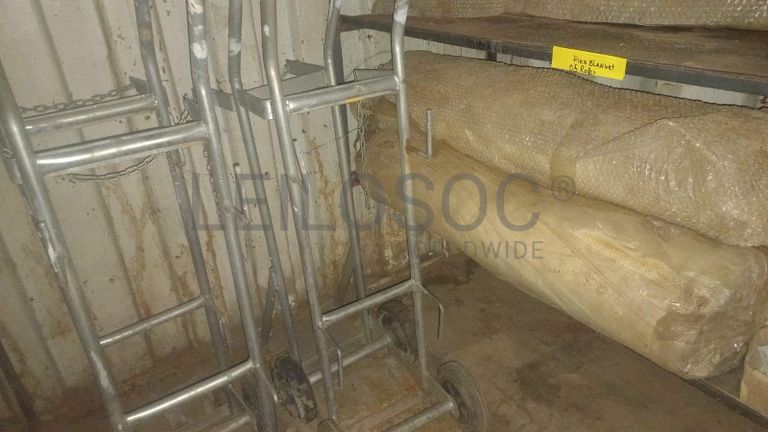 Diversos + Diversos + Diversos + Diversos + Diversos + Diversos + Diversos + Welding Machine + Welding Machine + Welding Machine + Ridgid Machine + Motores + Cut off machine + Caixas de Ferramenta + Varões + Diversos + Frolas + Cintos de Segurança + Diversos + Contentor de 40P ·