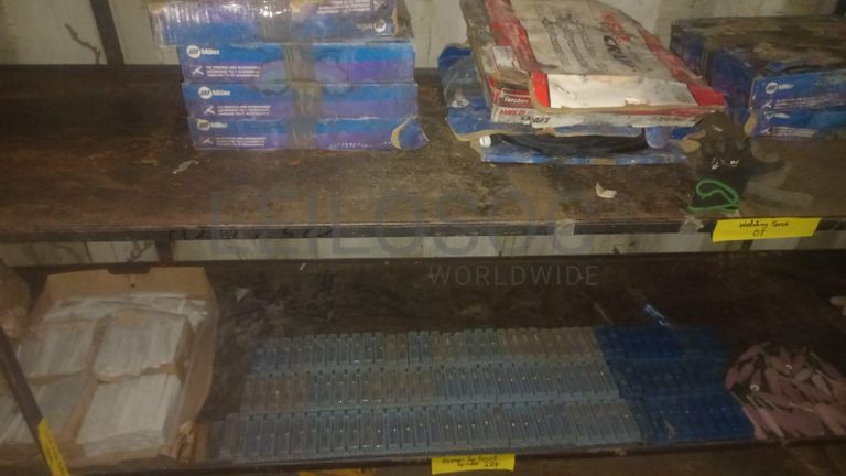 Diversos + Diversos + Diversos + Diversos + Diversos + Diversos + Diversos + Welding Machine + Welding Machine + Welding Machine + Ridgid Machine + Motores + Cut off machine + Caixas de Ferramenta + Varões + Diversos + Frolas + Cintos de Segurança + Diversos + Contentor de 40P ·