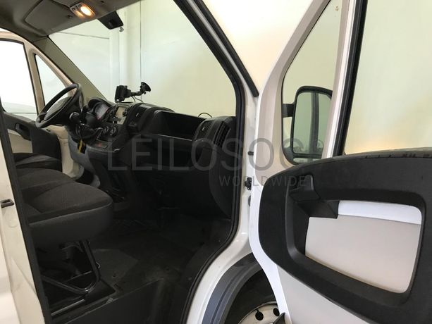Peugeot Boxer 2.0 Blue HDI · Ano 2017