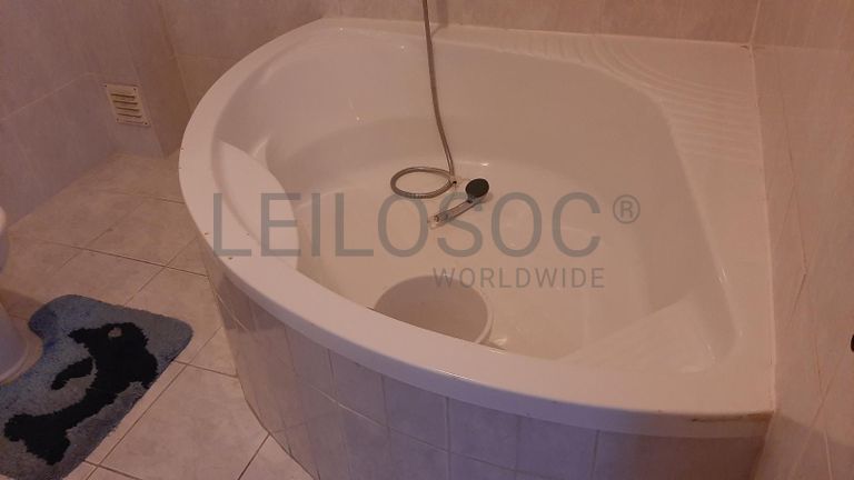 Apartamento T3 c/ Lugar de Garagem e Arrumos · Guarda