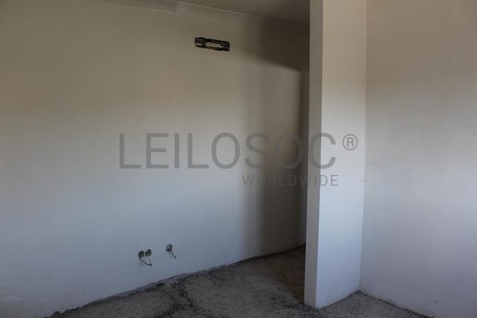 Lote para Construção c/ Benfeitoria · Portalegre