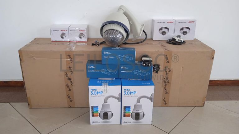 Câmeras de vigilância + Equipamentos de vigilância + Equipamentos de vigilância + Equipamentos de vigilância + Equipamentos de vigilância + Equipamentos de vigilância + Equipamentos de vigilância ·