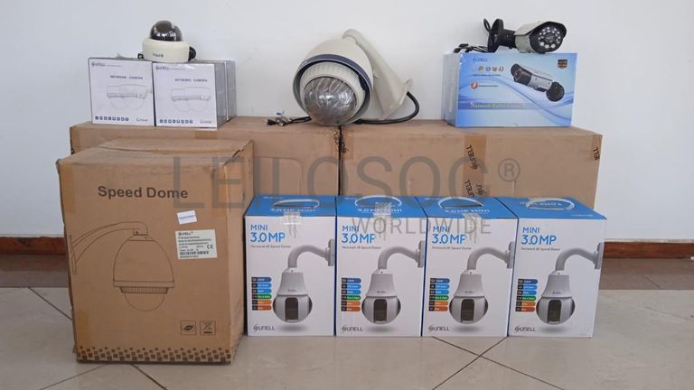 Câmeras de vigilância + Equipamentos de vigilância + Equipamentos de vigilância + Equipamentos de vigilância + Equipamentos de vigilância + Equipamentos de vigilância + Equipamentos de vigilância ·