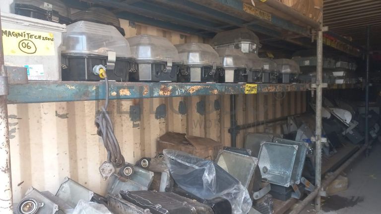 Diversos + Diversos + Diversos + Diversos + Diversos + Diversos + Diversos + Contentor de 40P ·