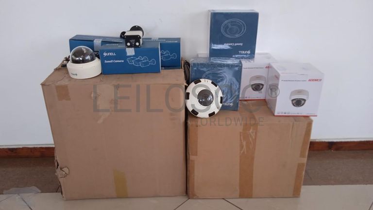 Câmeras de vigilância + Equipamentos de vigilância + Equipamentos de vigilância + Equipamentos de vigilância + Equipamentos de vigilância + Equipamentos de vigilância + Equipamentos de vigilância ·