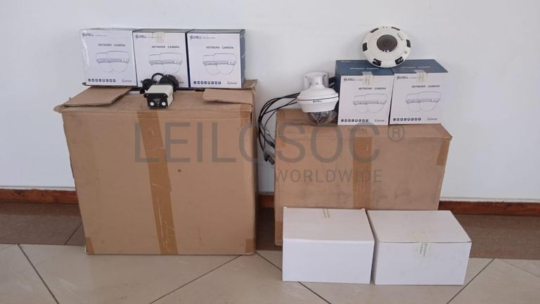 Câmeras de vigilância + Equipamentos de vigilância + Equipamentos de vigilância + Equipamentos de vigilância + Equipamentos de vigilância + Equipamentos de vigilância ·