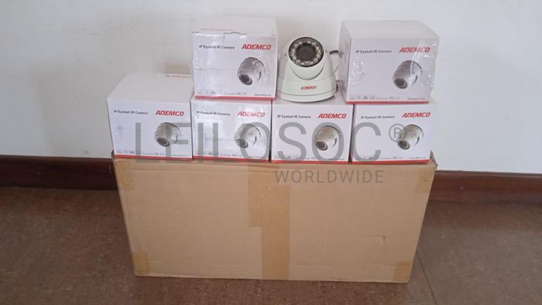 Equipamentos de vigilância + Equipamentos de vigilância + Equipamentos de vigilância + Equipamentos de vigilância ·